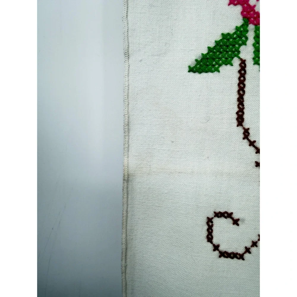 Vintage Embroidered Flower Table Runner Floral Cross Stitch Scalloped Edges